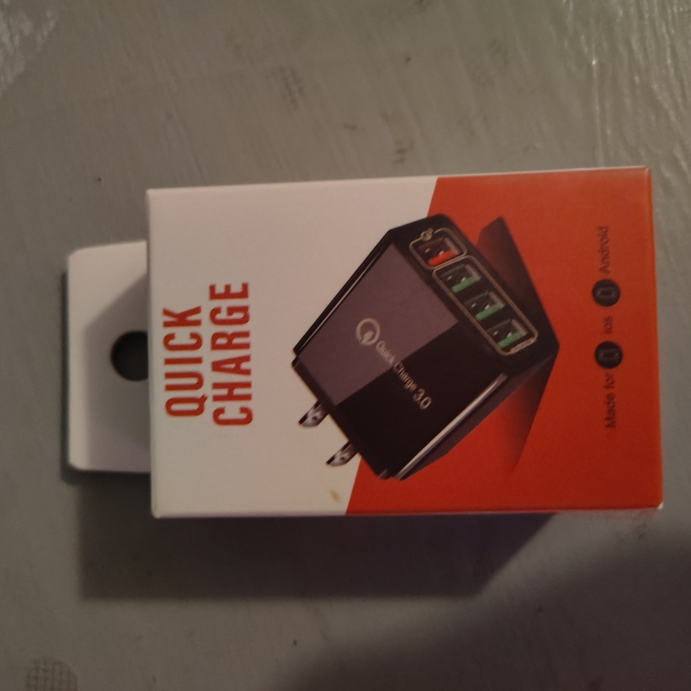 Quick Charge Black Charger